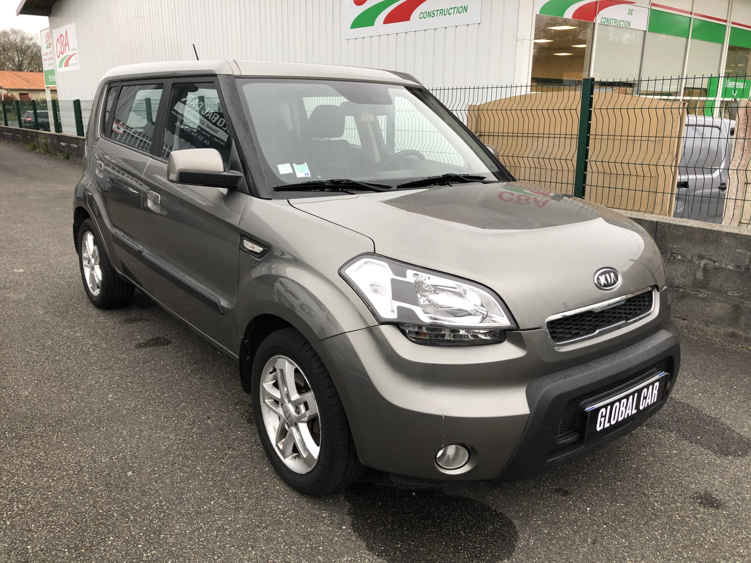 Подлокотник kia soul 1